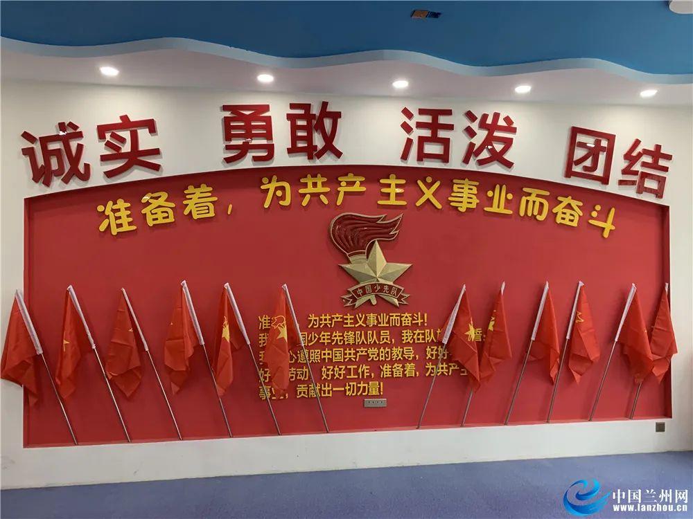 那位大神知道这是什么短信。是游戏的还是赌博平台的求告知。游戏画面