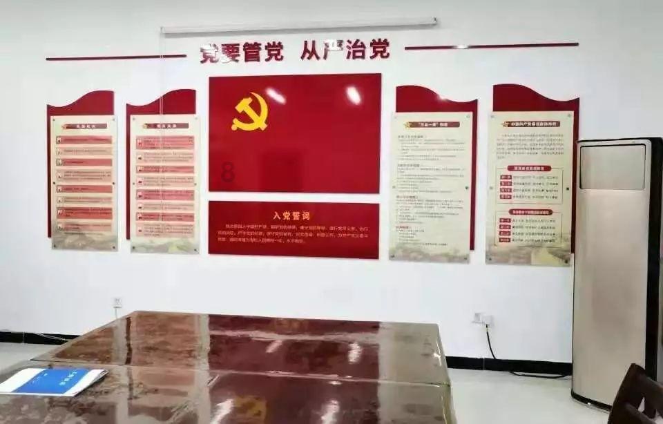 自贡小将勇夺冬青奥会冰球铜牌